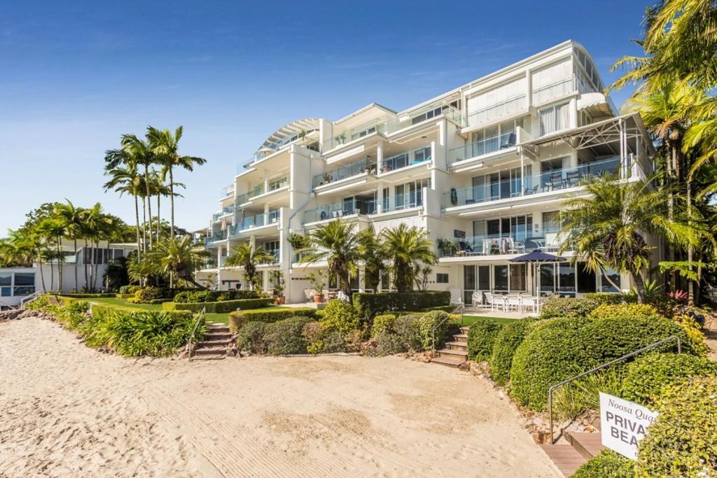 Noosa Quays Waterfront Accomodation Exteriör bild